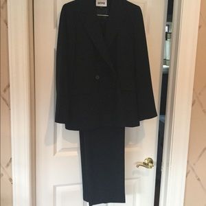 Navy 2-pc pant suit